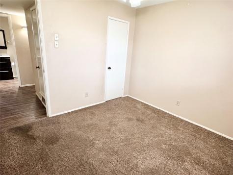 1613 Squire Court Grand Prairie TX 75051