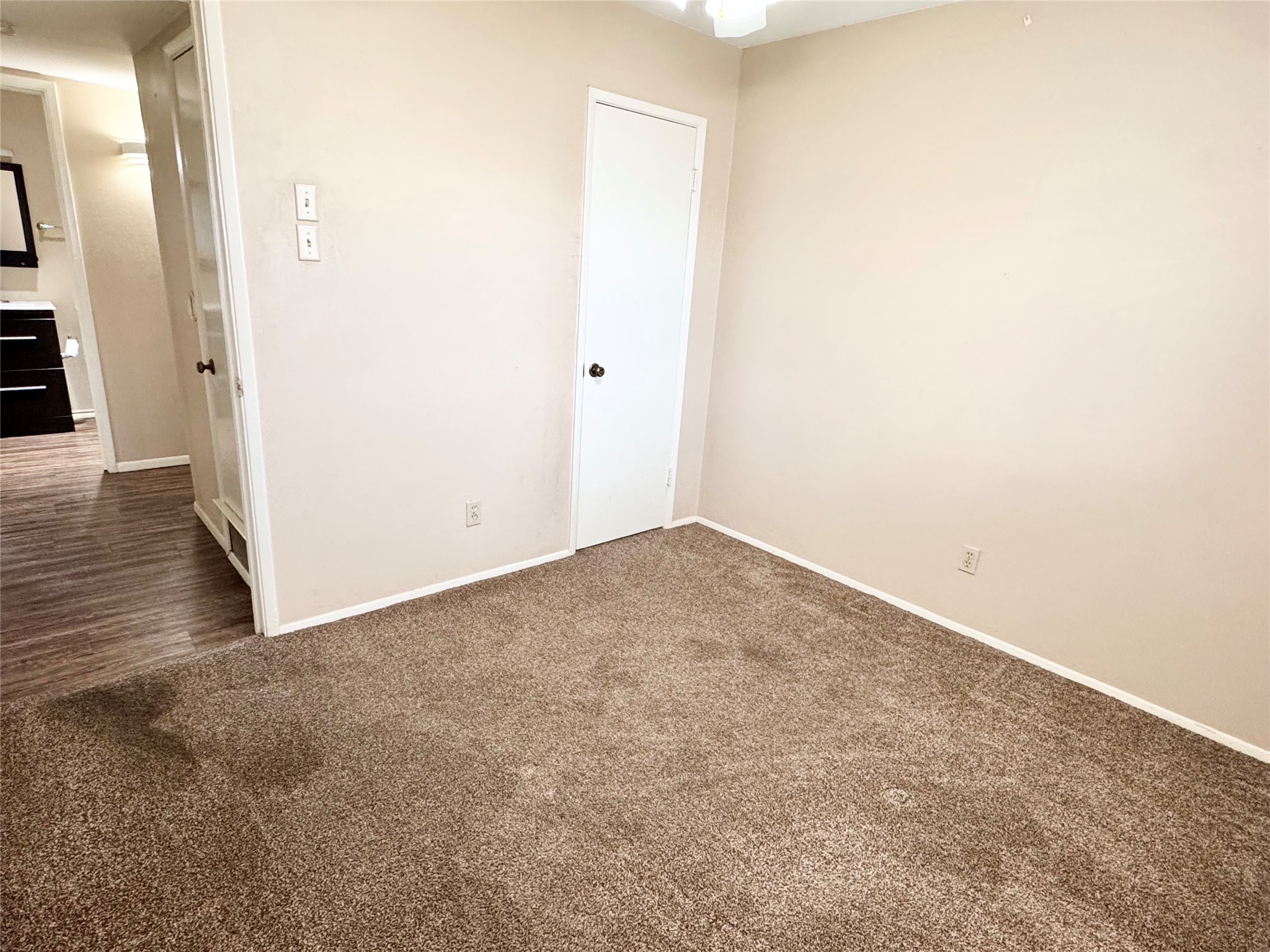 1613 Squire Court Grand Prairie TX 75051