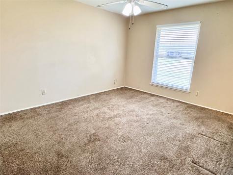 1613 Squire Court Grand Prairie TX 75051