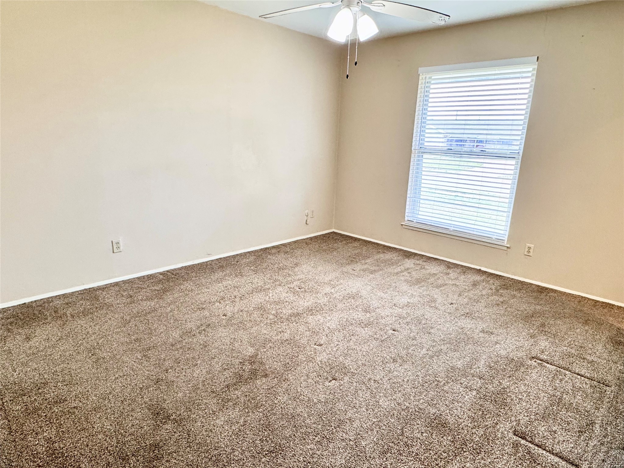 1613 Squire Court Grand Prairie TX 75051