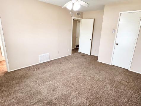 1613 Squire Court Grand Prairie TX 75051