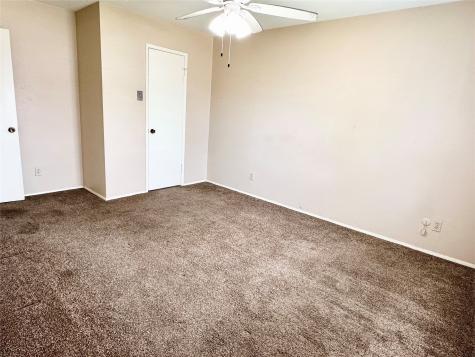 1613 Squire Court Grand Prairie TX 75051