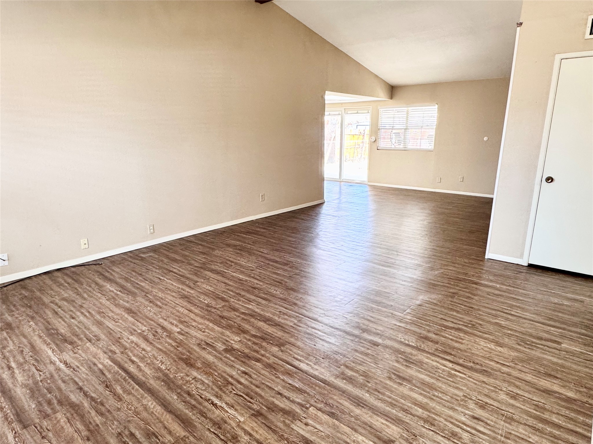 1613 Squire Court Grand Prairie TX 75051