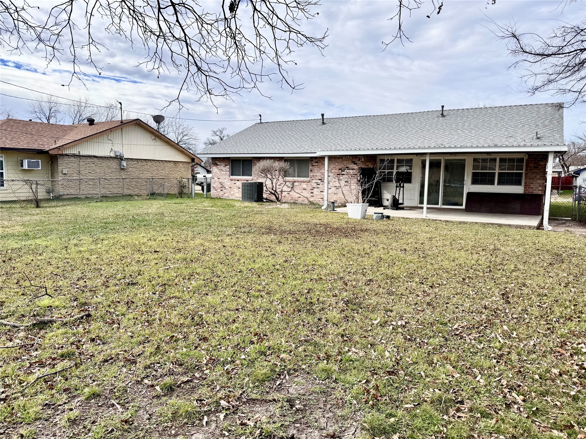 1613 Squire Court Grand Prairie TX 75051