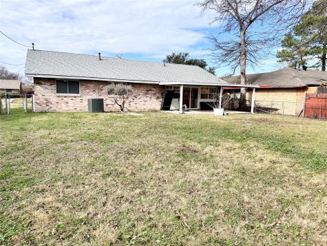 1613 Squire Court Grand Prairie TX 75051