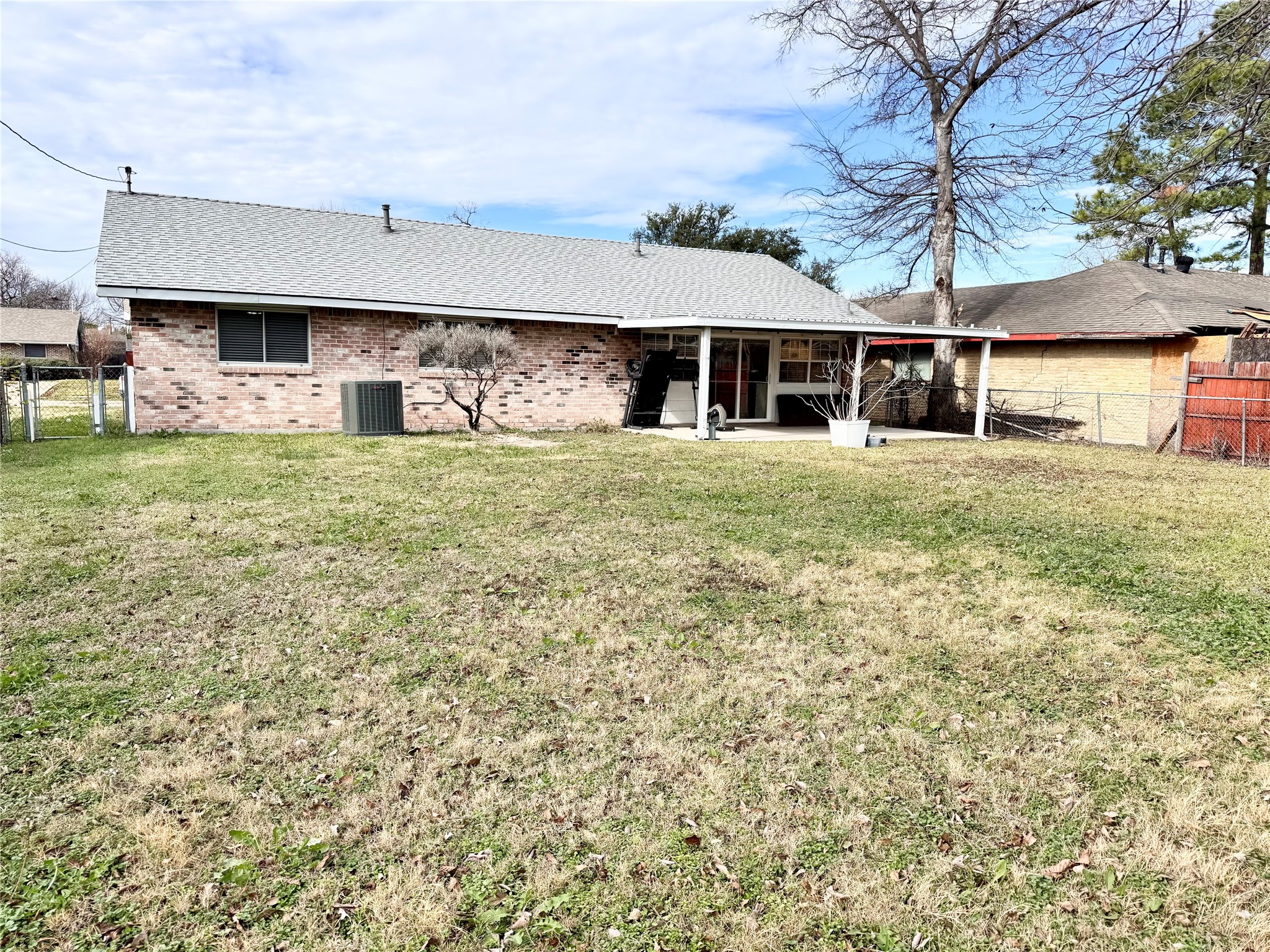1613 Squire Court Grand Prairie TX 75051