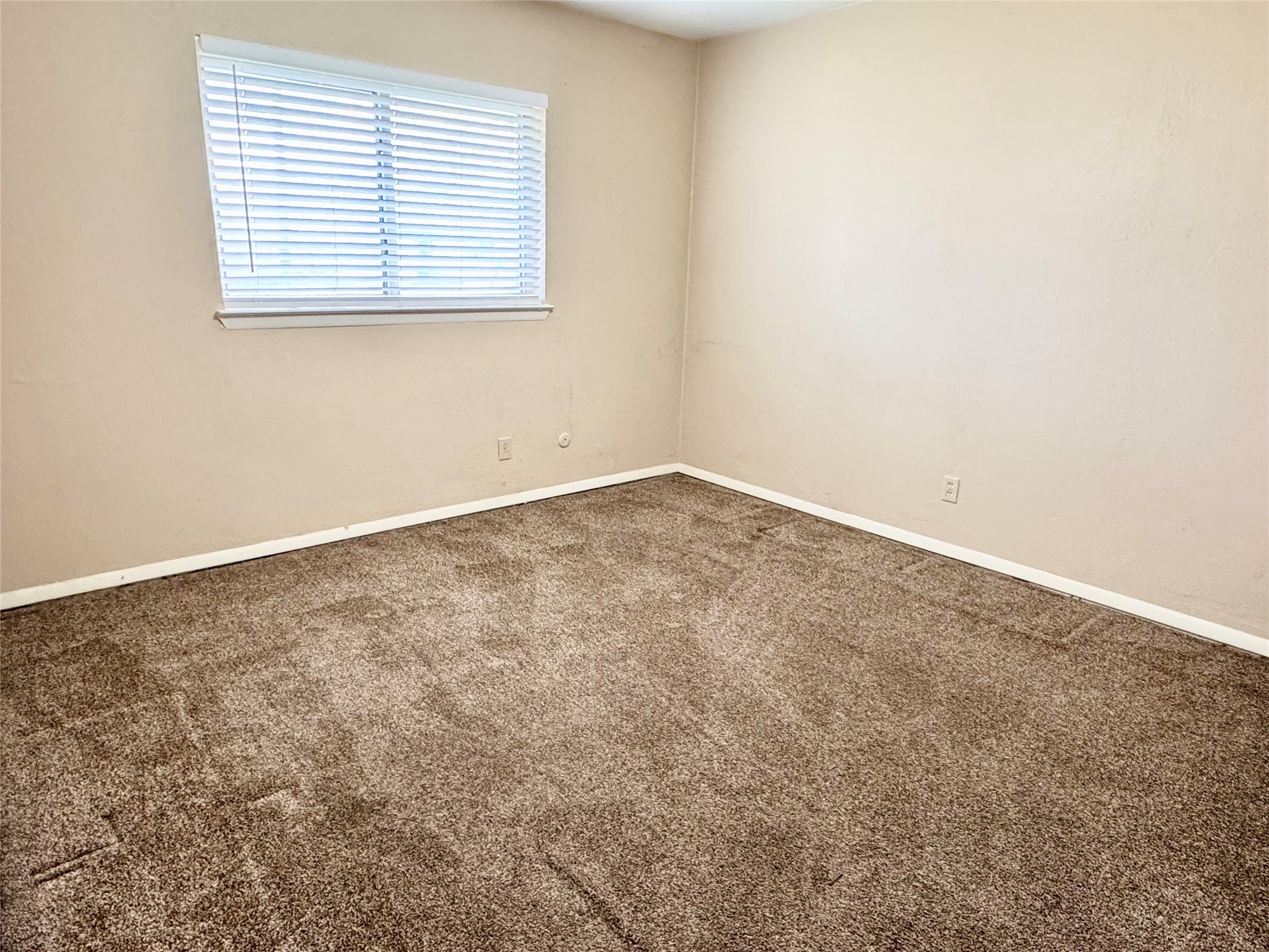1613 Squire Court Grand Prairie TX 75051