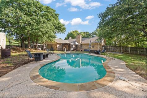 2005 Meadow Drive Crowley TX 76036