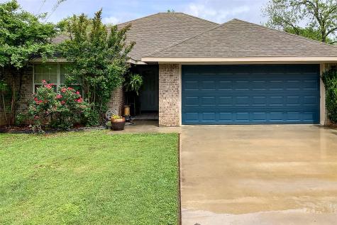 2409 W Walker Street Denison TX 75020