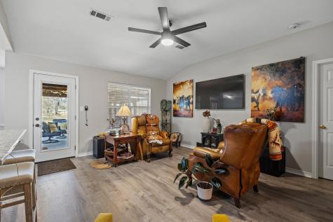 2409 W Walker Street Denison TX 75020