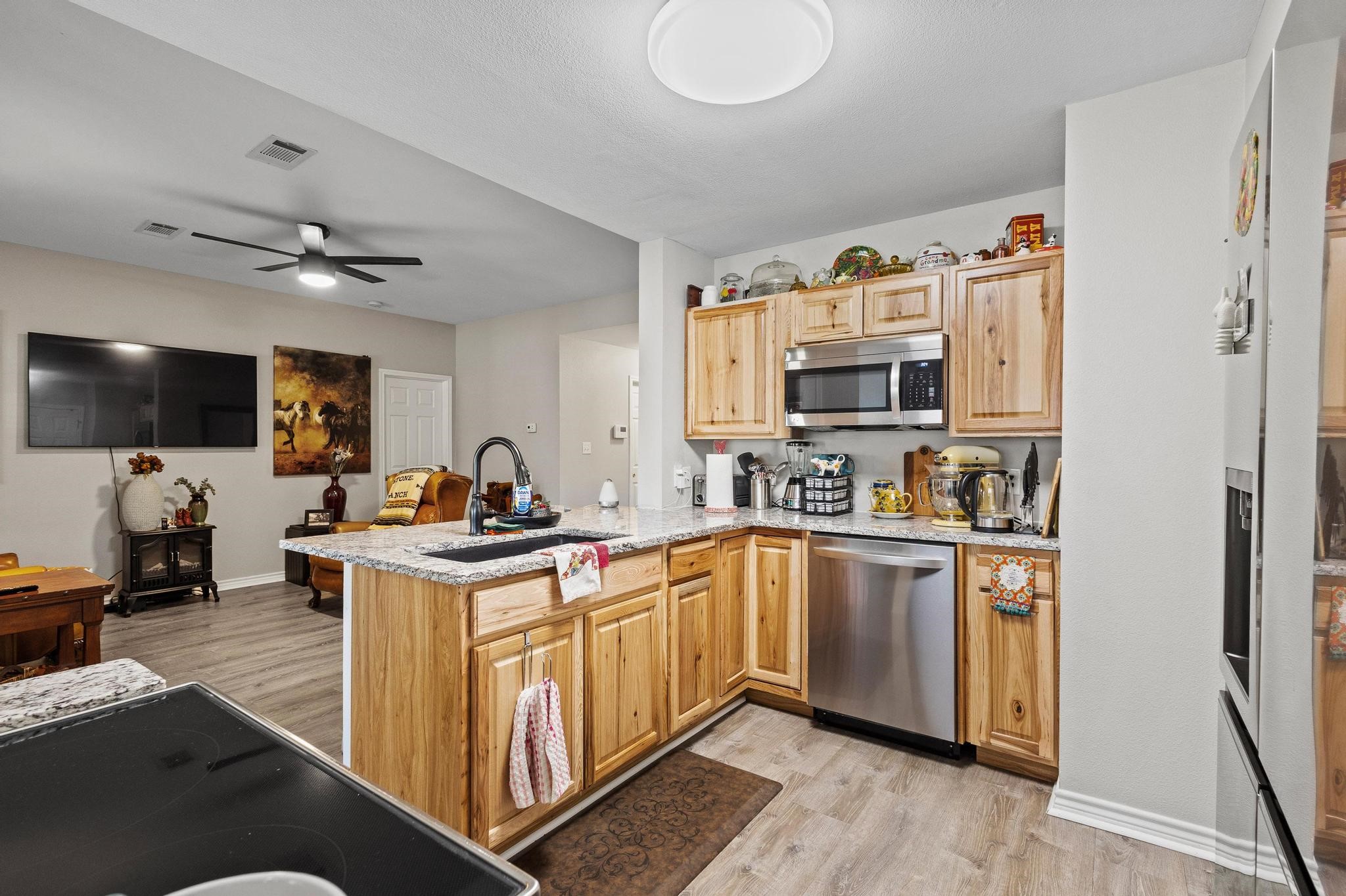 2409 W Walker Street Denison TX 75020