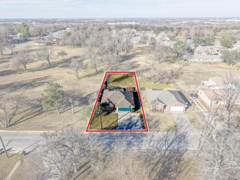 2409 W Walker Street Denison TX 75020