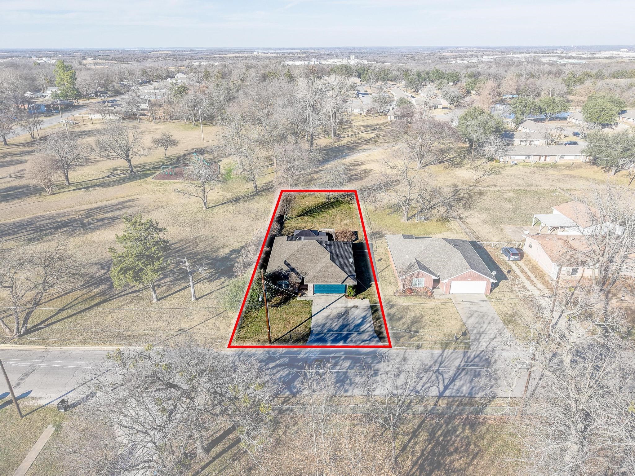 2409 W Walker Street Denison TX 75020