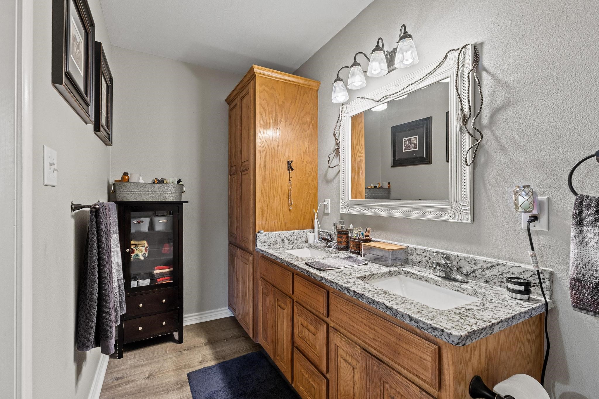 2409 W Walker Street Denison TX 75020