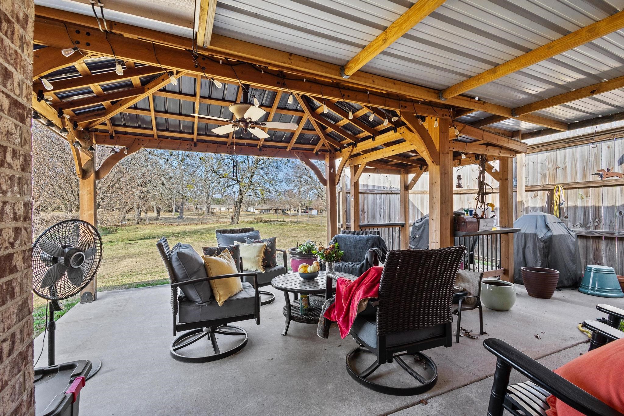 2409 W Walker Street Denison TX 75020