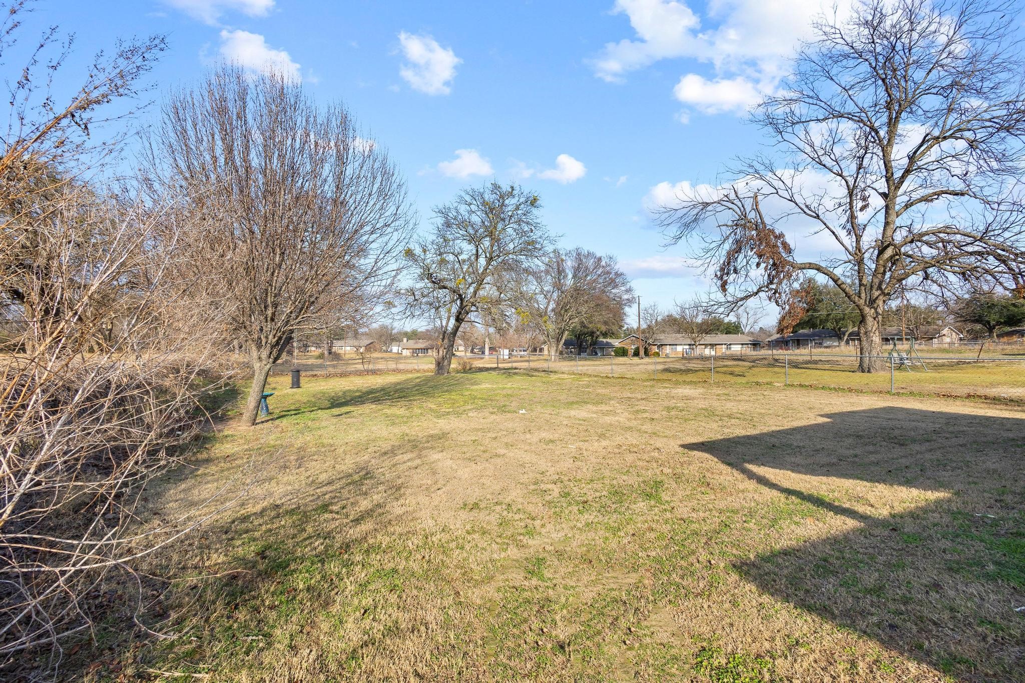 2409 W Walker Street Denison TX 75020