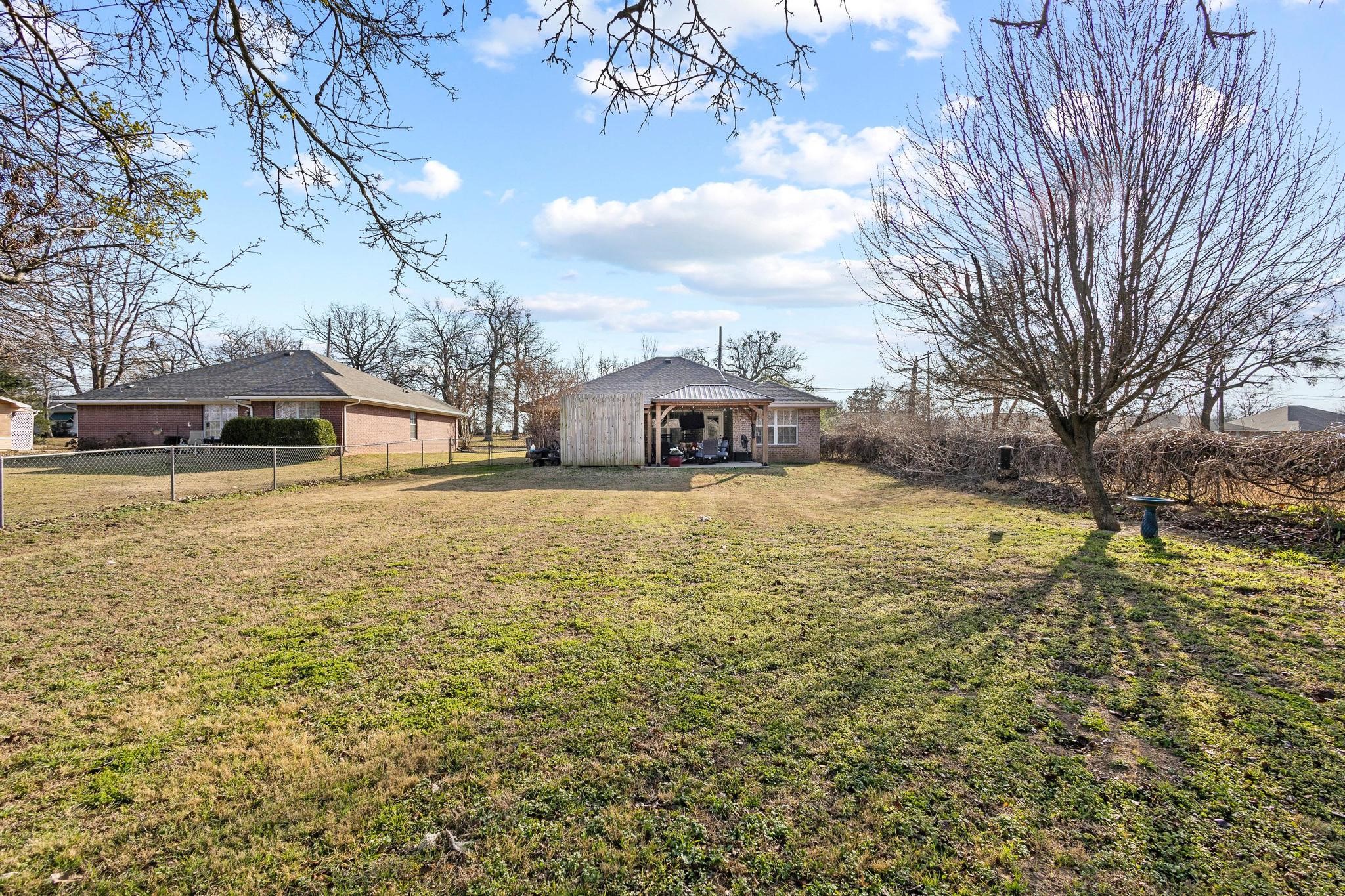 2409 W Walker Street Denison TX 75020