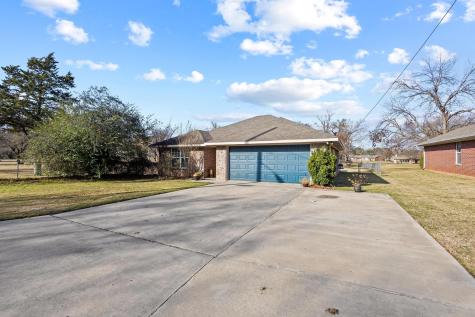 2409 W Walker Street Denison TX 75020