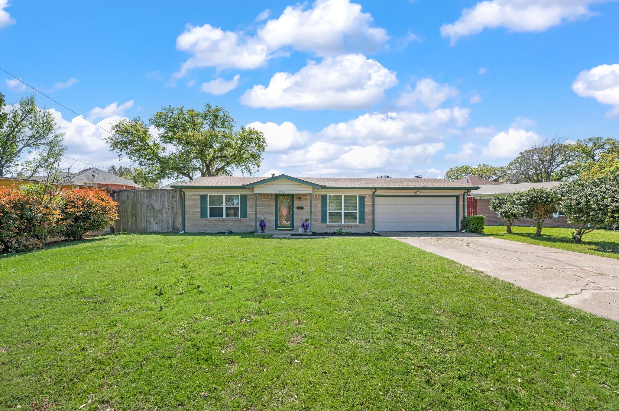1624 River Oaks Drive Irving TX 75060