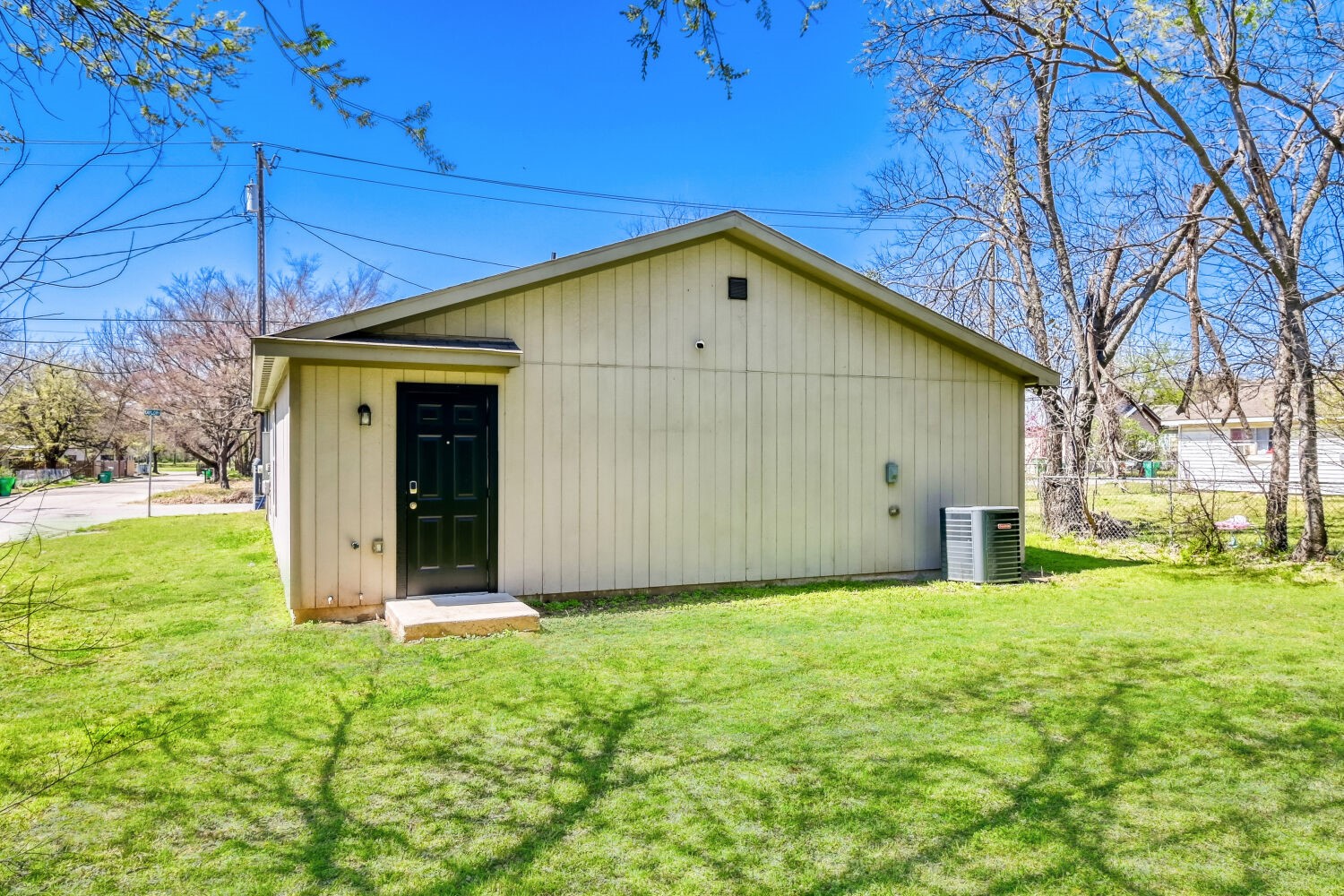 602 N Taylor Street Gainesville TX 76240