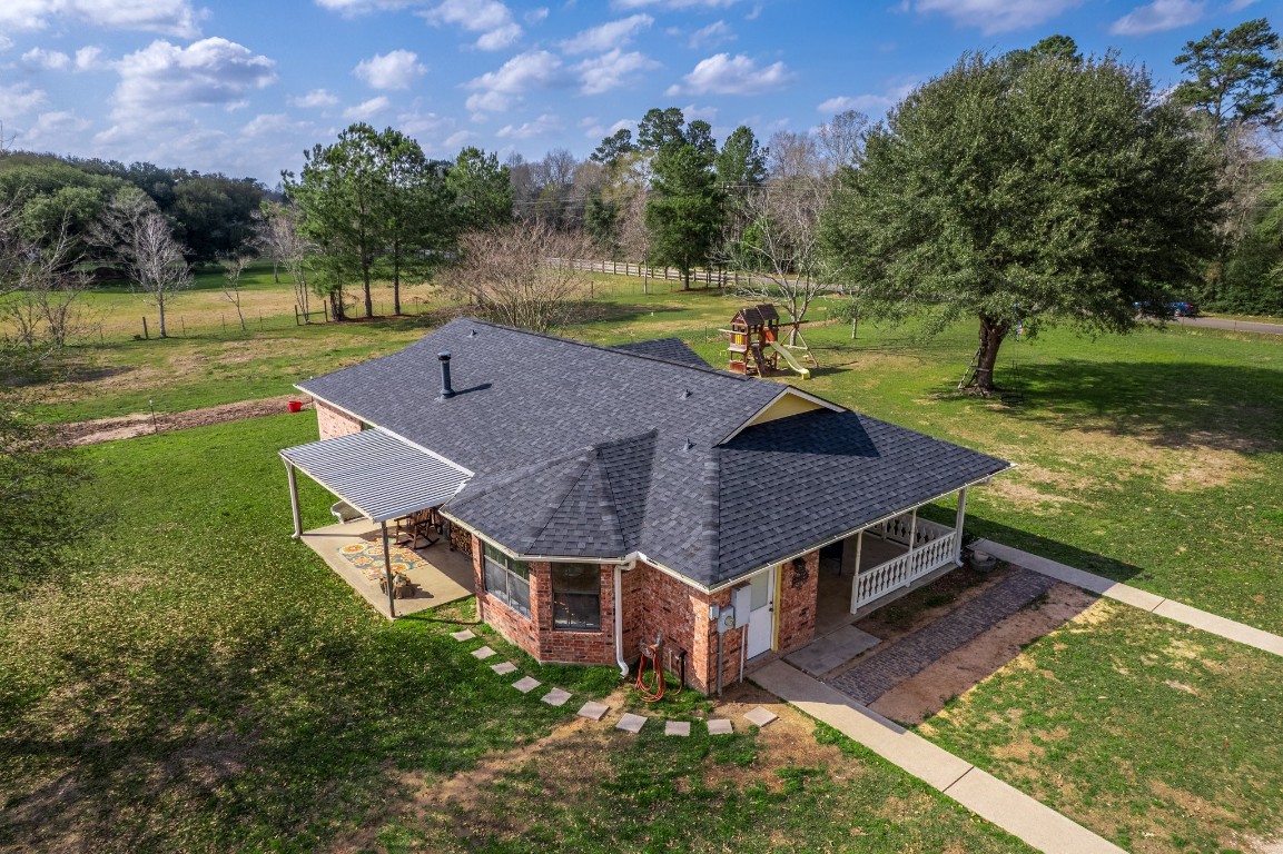 1074 County Road 2252 Cleveland TX 77327