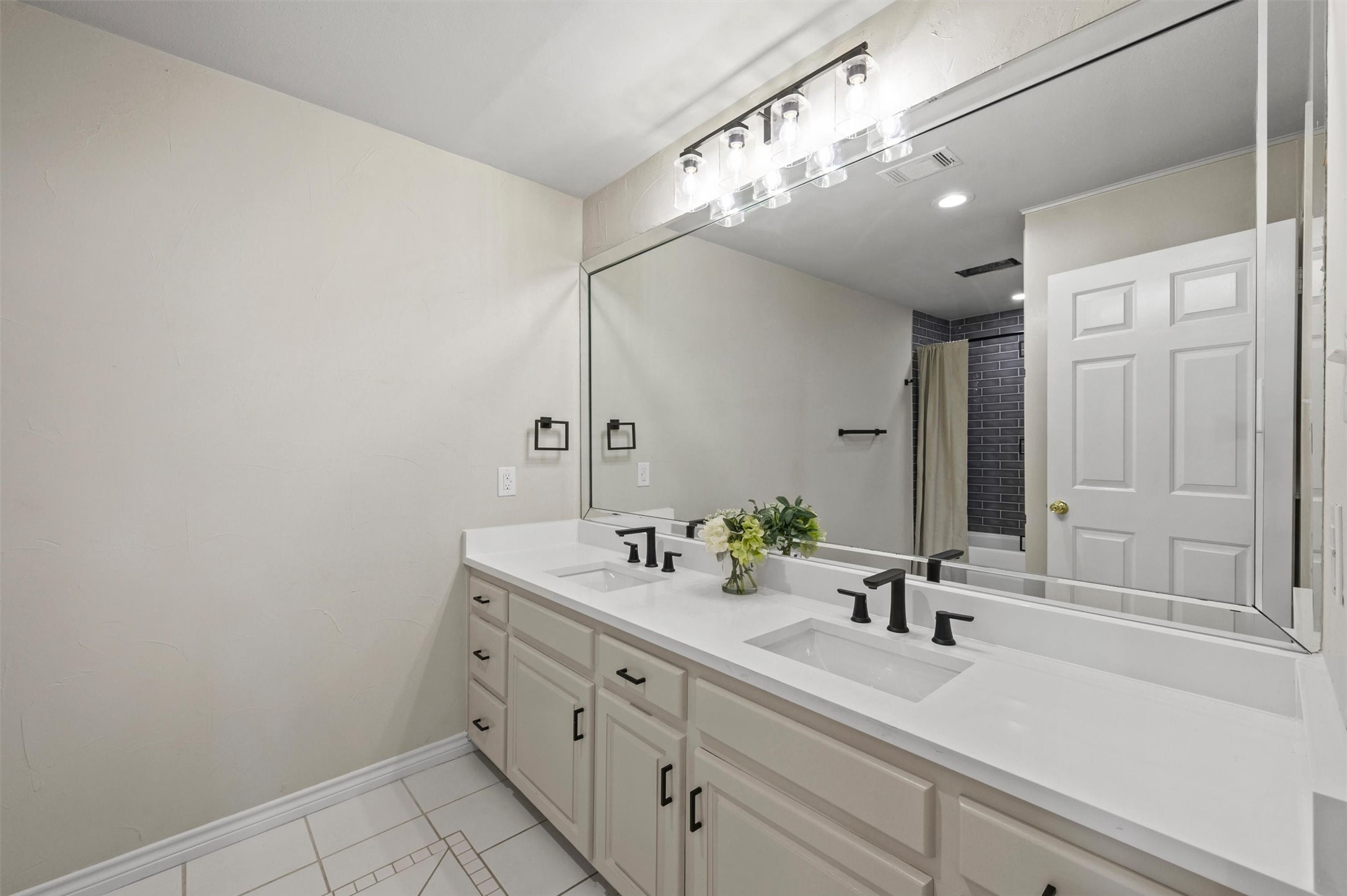 1712 Timber Ridge Circle Corinth TX 76210