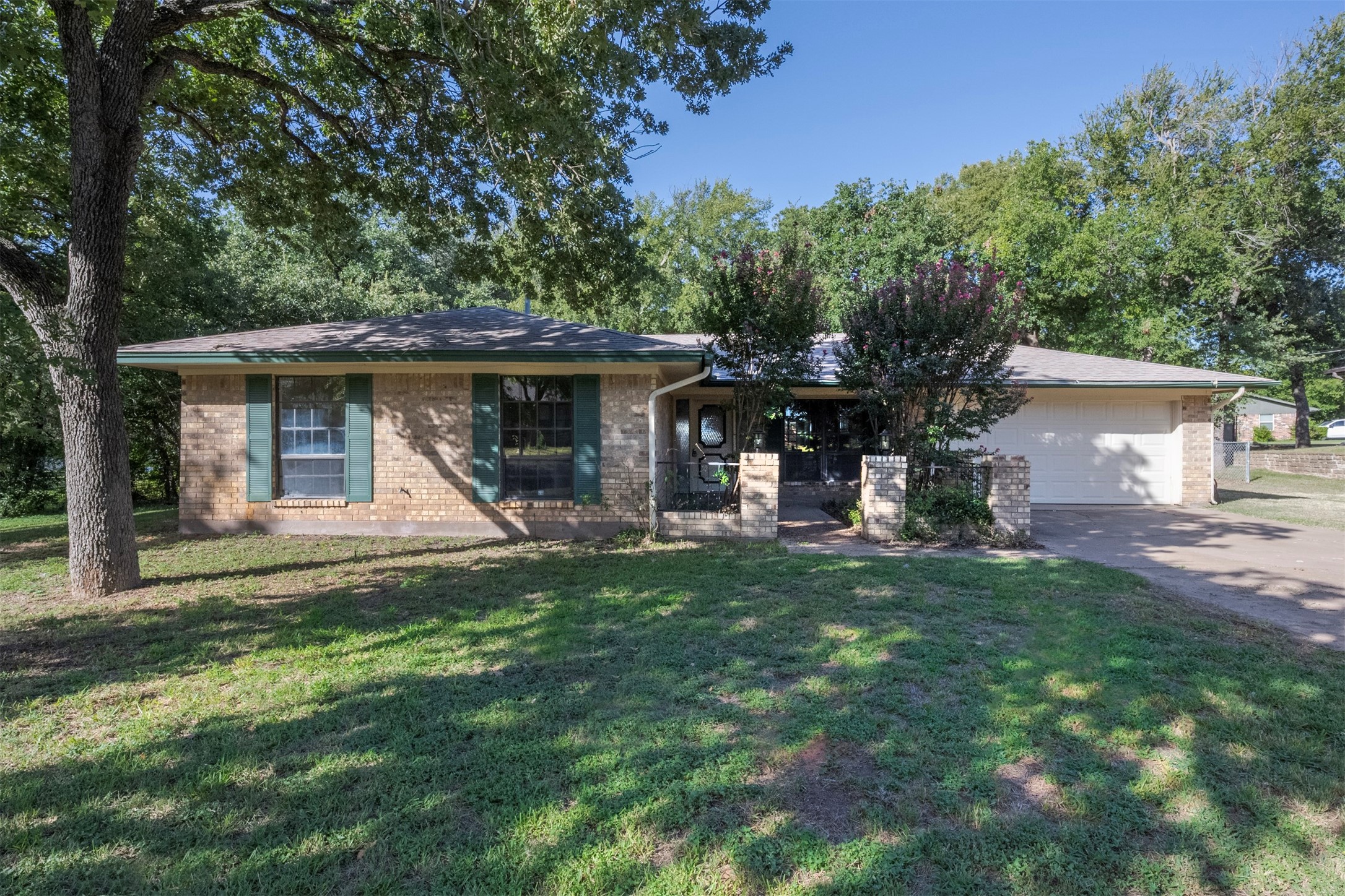 2004 Boca Vista Drive Granbury TX 76048