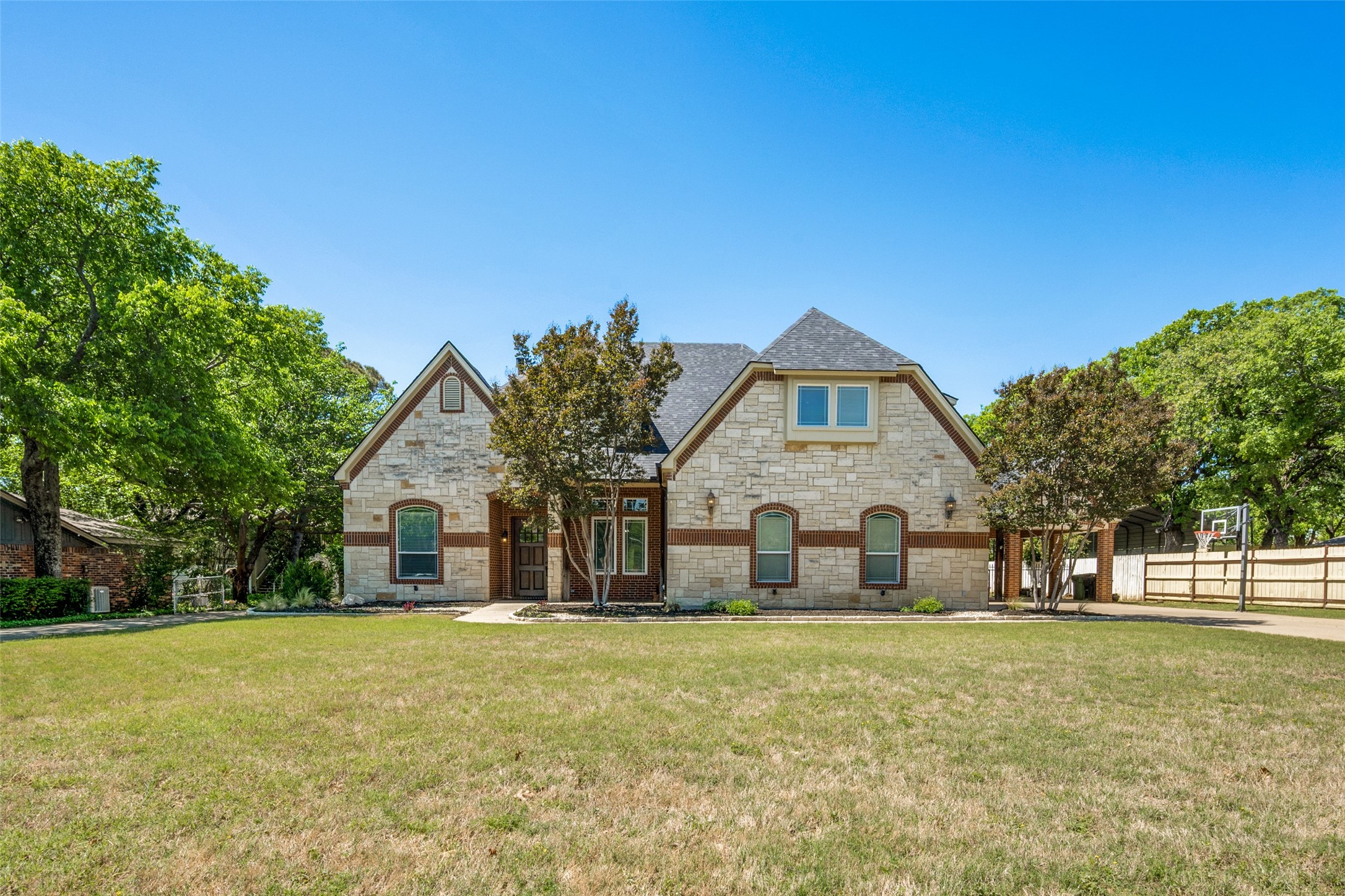 8624 Timber Drive North Richland Hills TX 76182