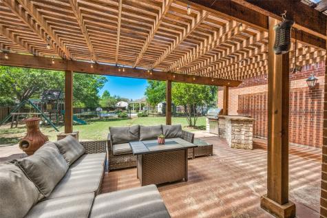 8624 Timber Drive North Richland Hills TX 76182