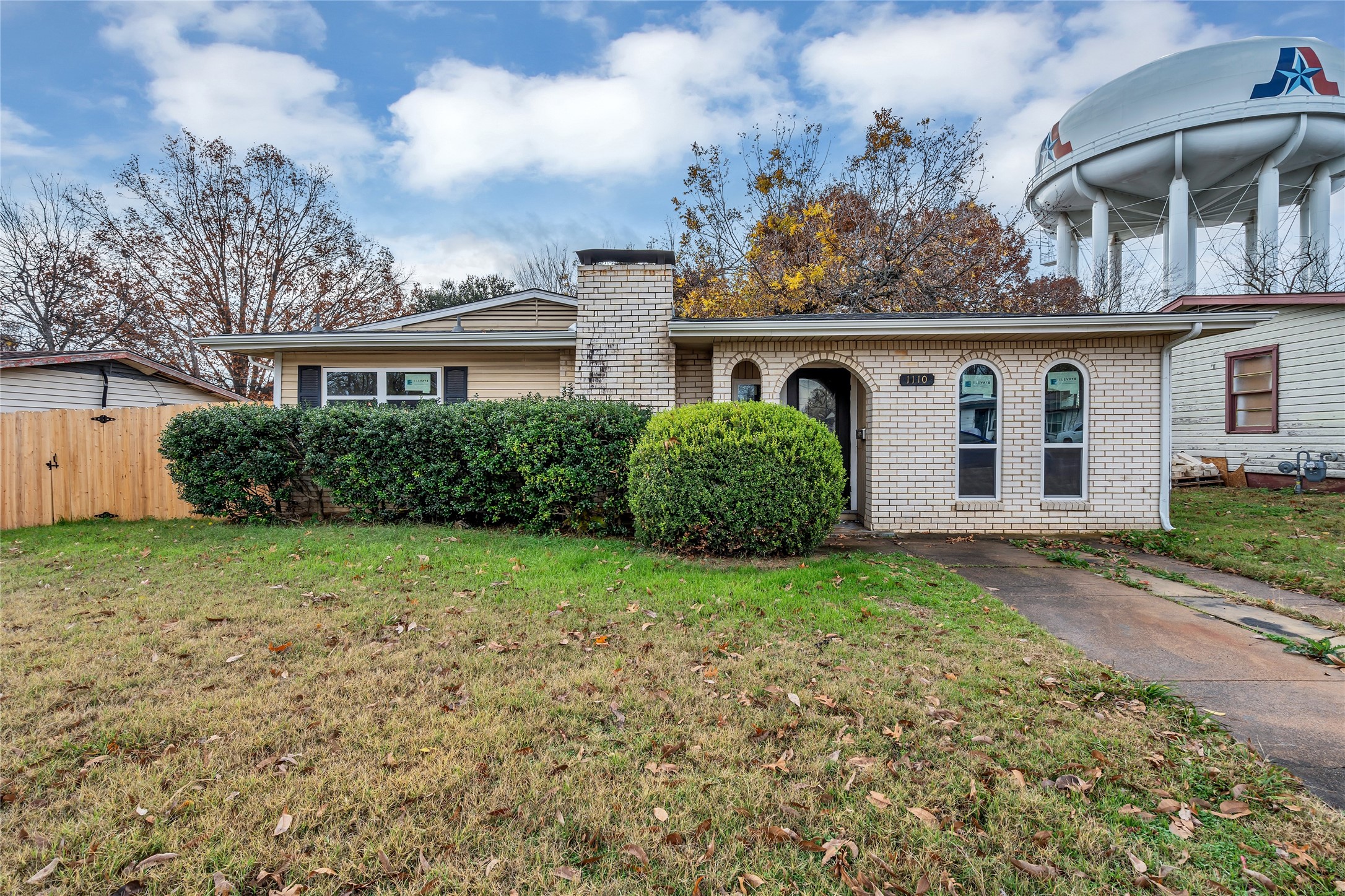 1110 E Lovers Lane Arlington TX 76010