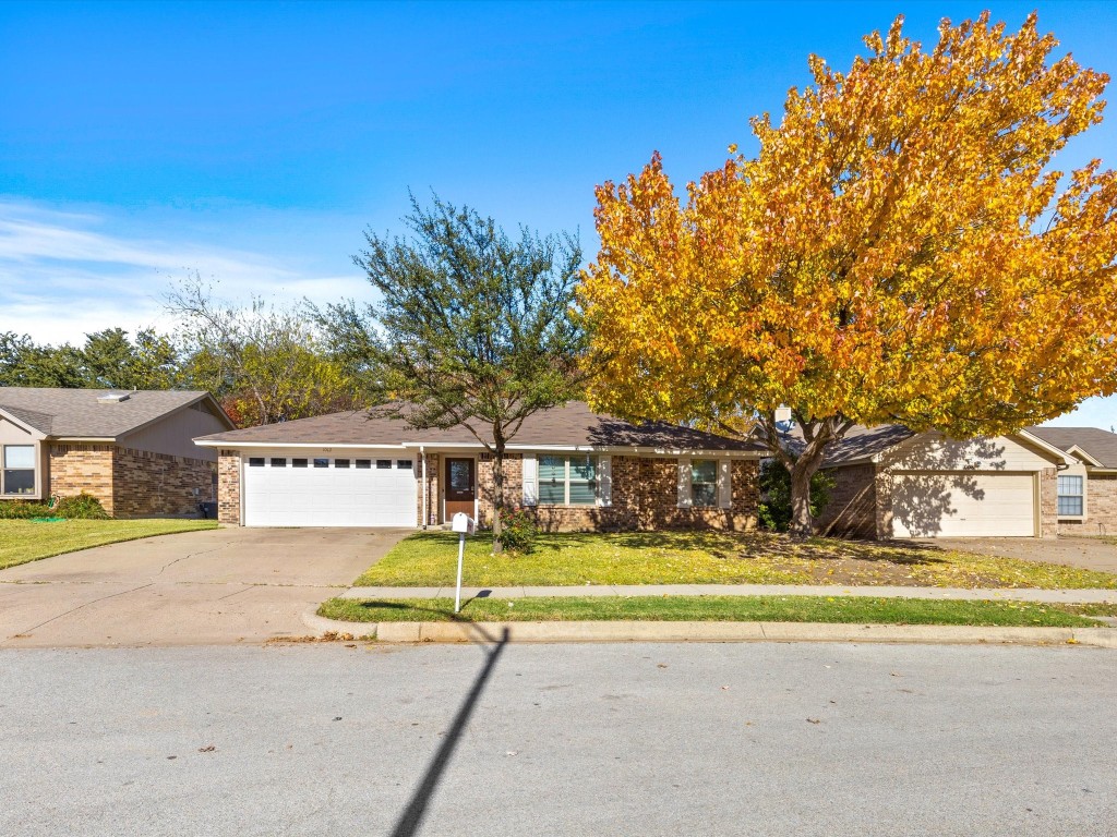 1012 Westcliff Avenue Saginaw TX 76179