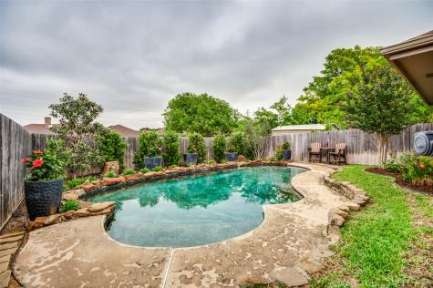 2201 Carmel Drive Carrollton TX 75006