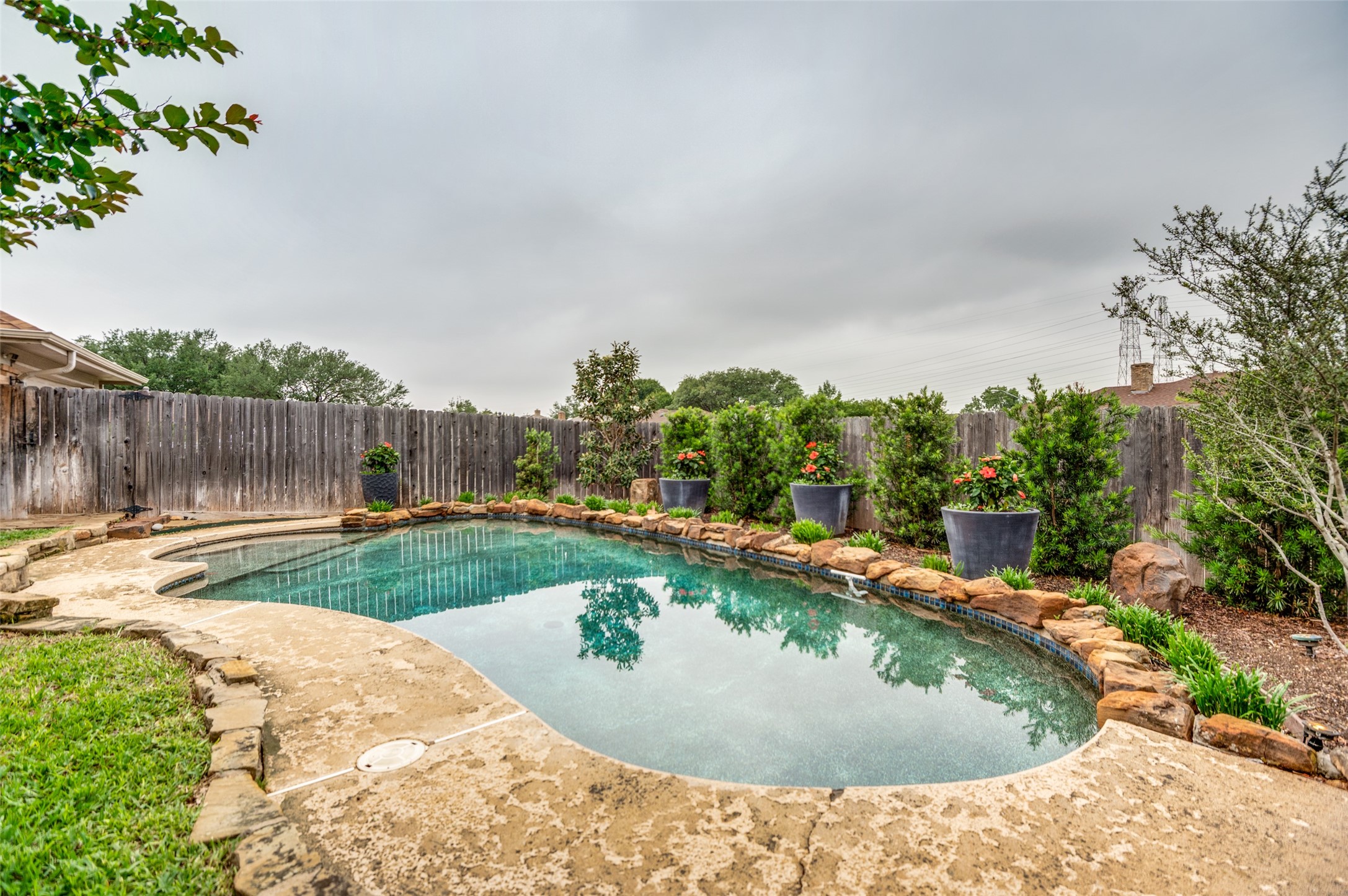 2201 Carmel Drive Carrollton TX 75006