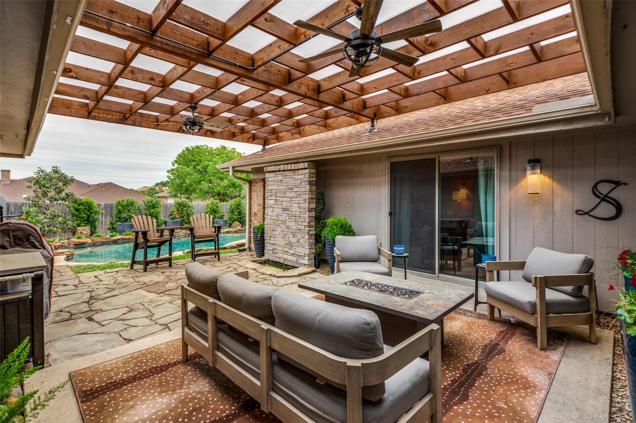 2201 Carmel Drive Carrollton TX 75006