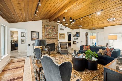 2201 Carmel Drive Carrollton TX 75006