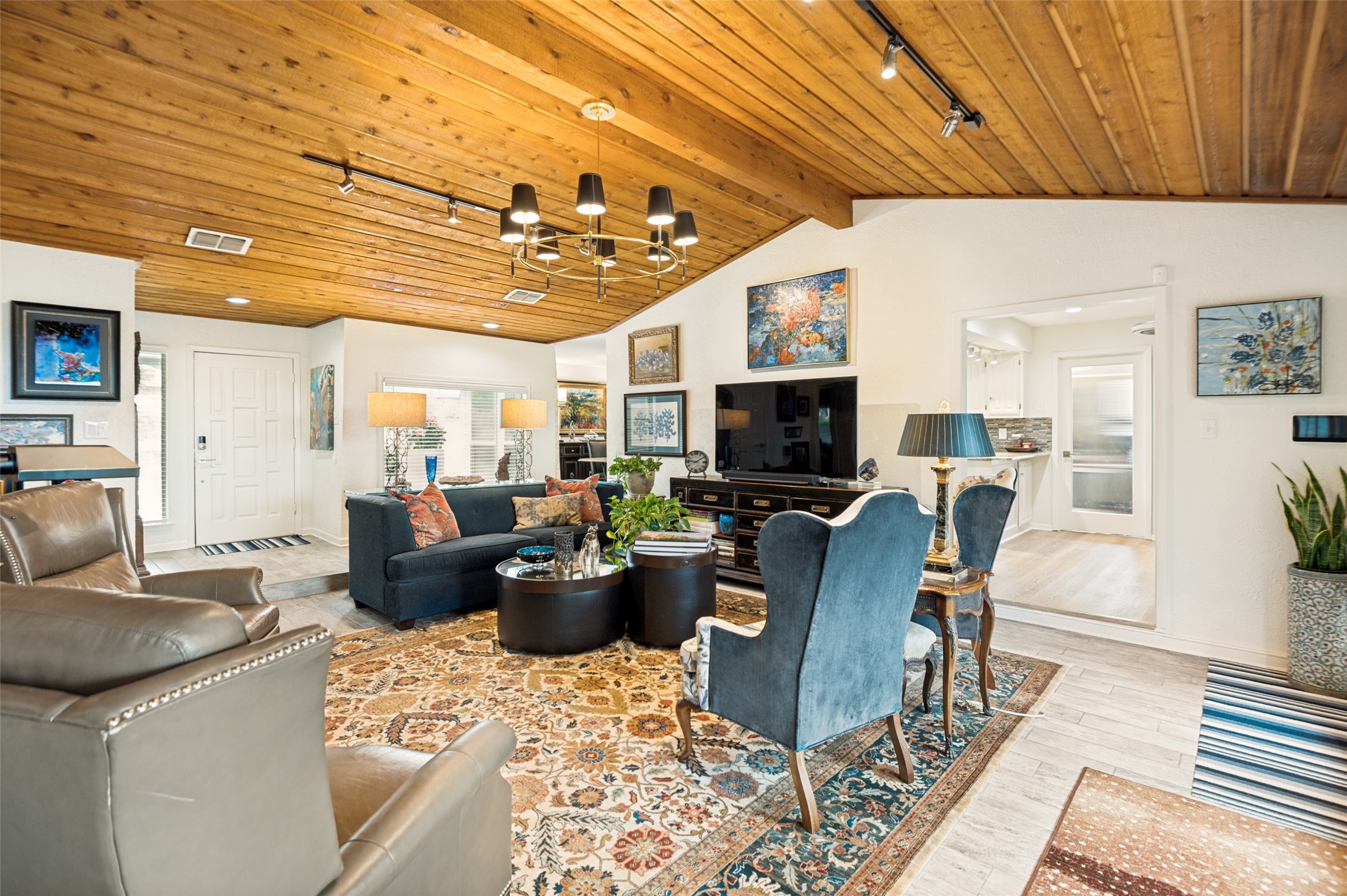 2201 Carmel Drive Carrollton TX 75006