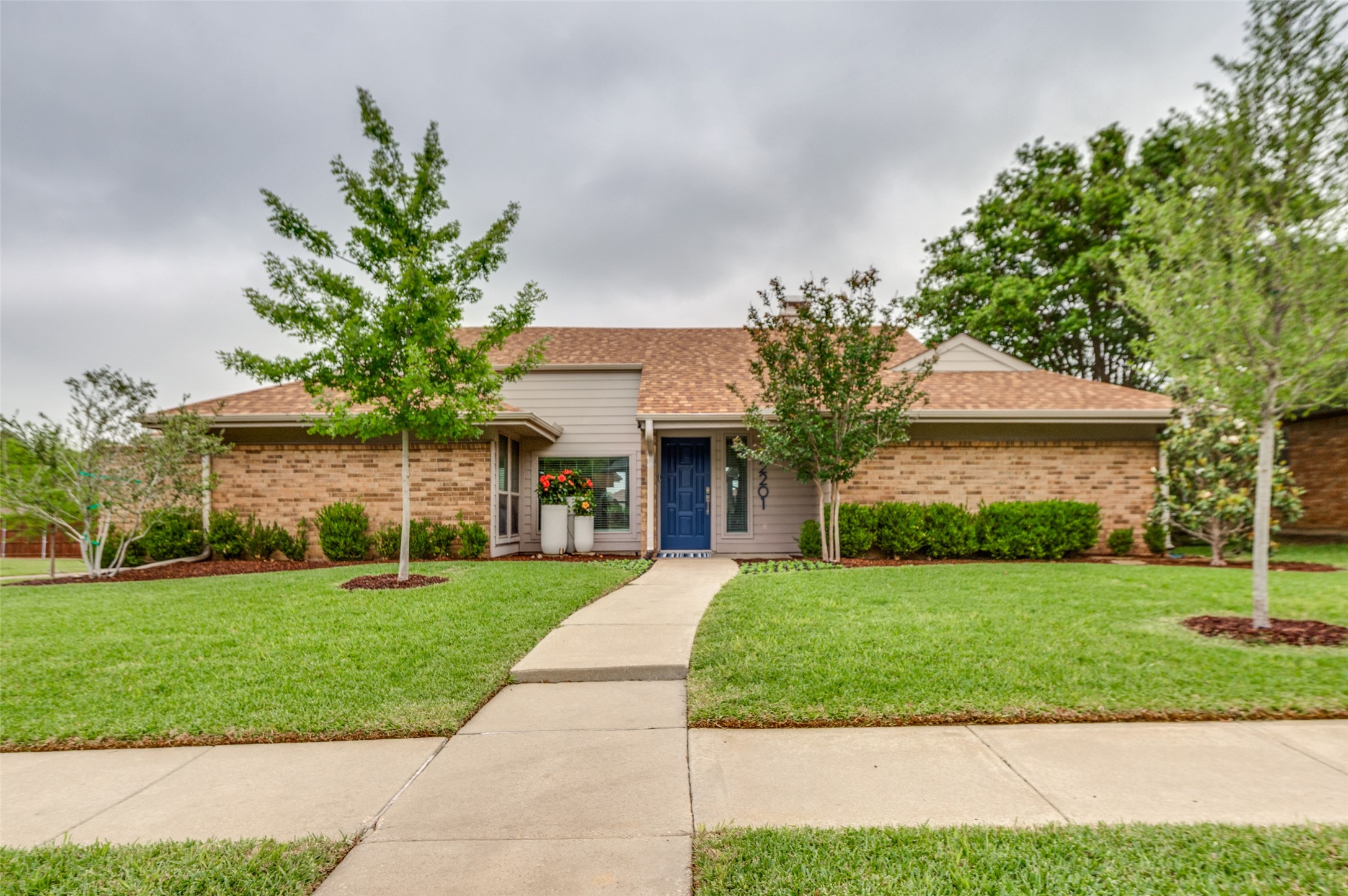 2201 Carmel Drive Carrollton TX 75006