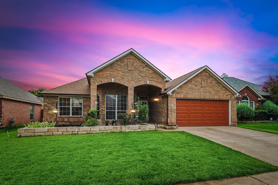 326 Fort Edward Drive Arlington TX 76002