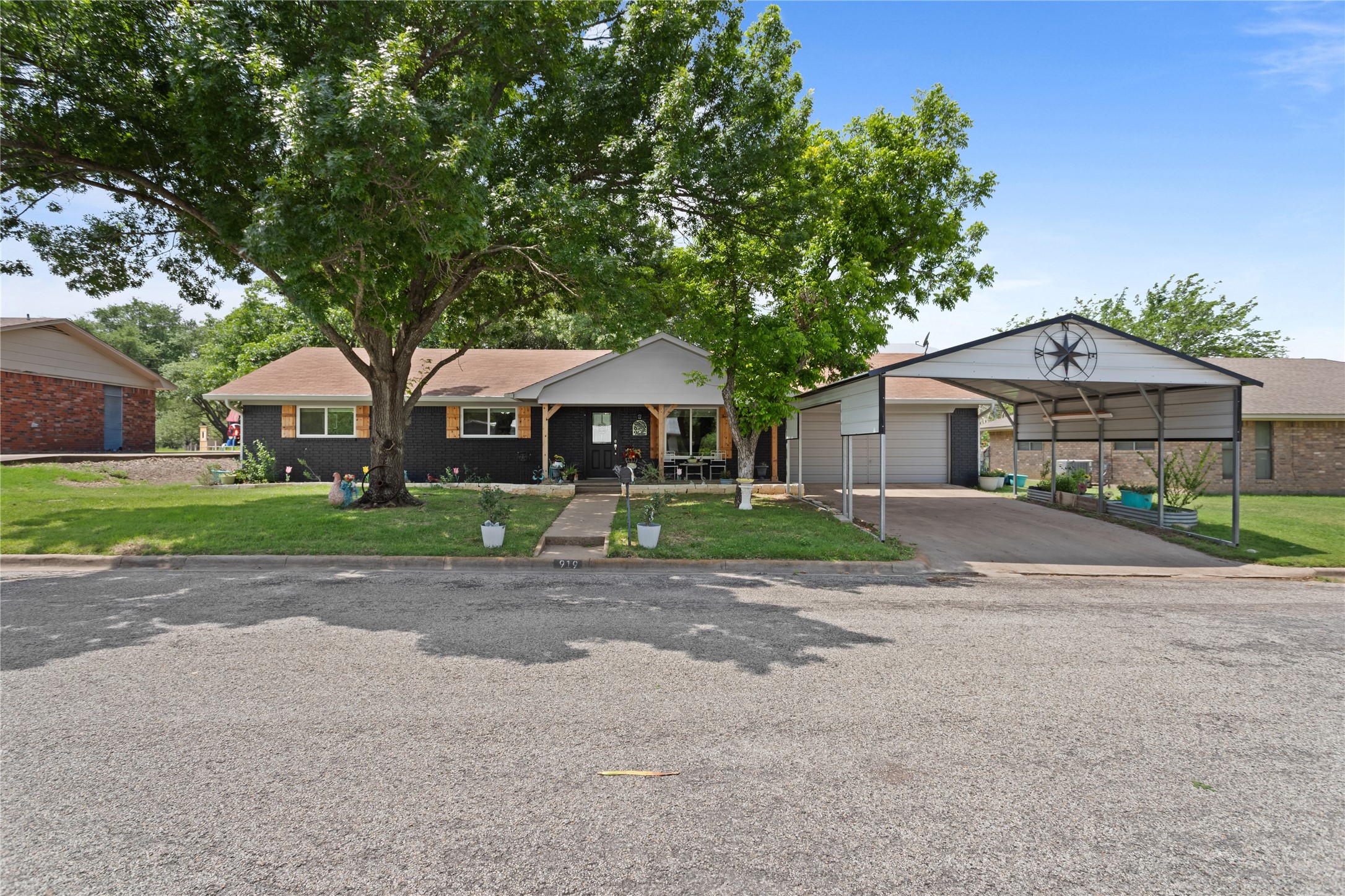 919 S Avenue N Clifton TX 76634