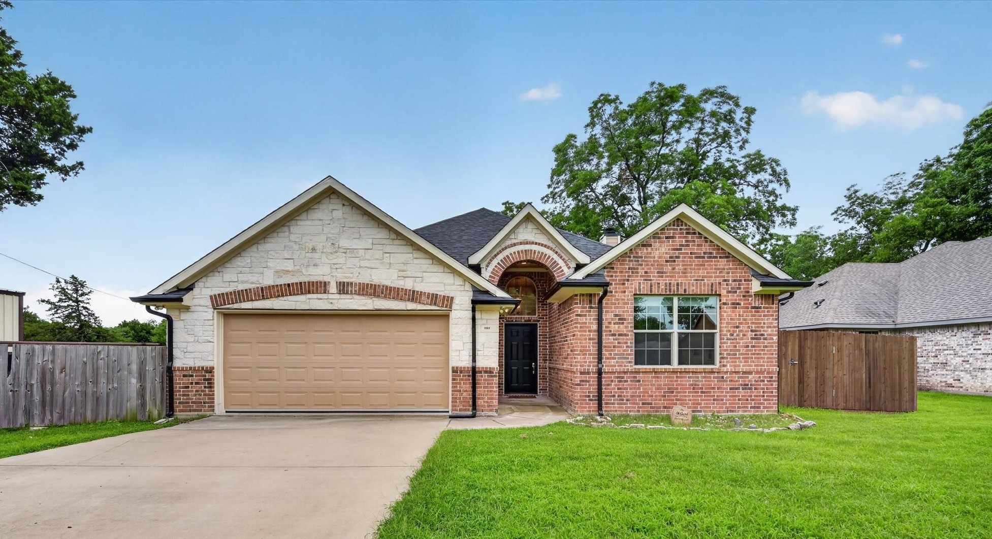 1004 E Main Street Tioga TX 76271