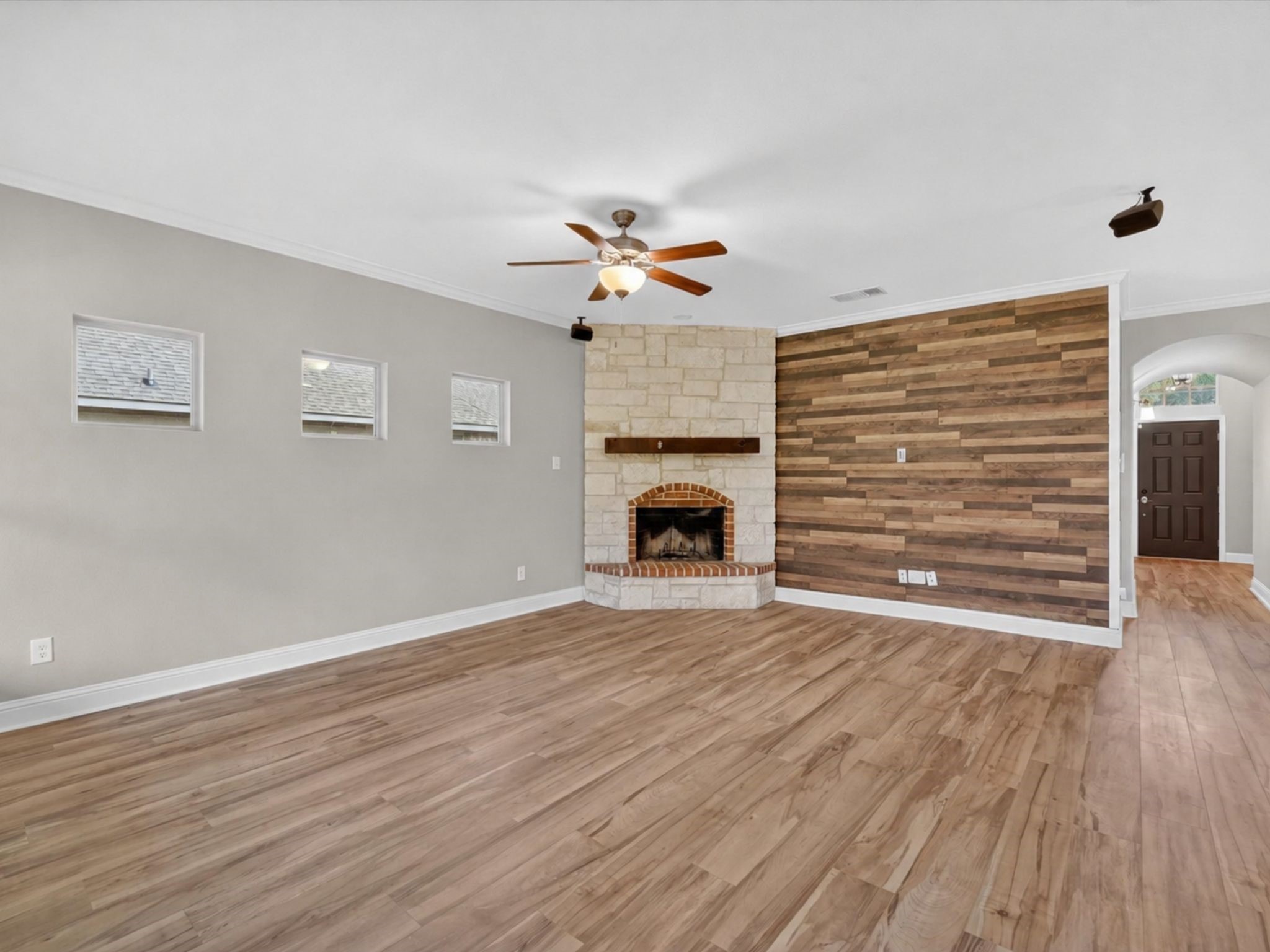 1004 E Main Street Tioga TX 76271