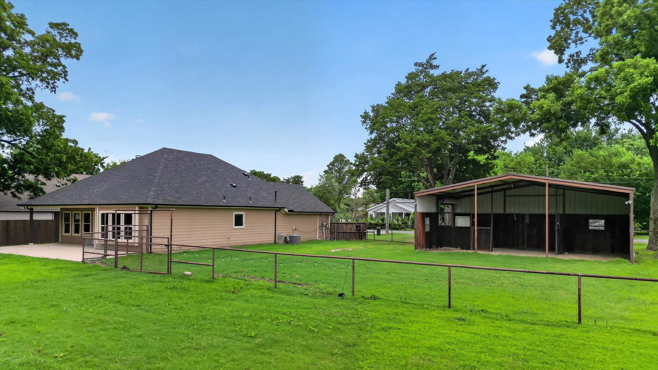 1004 E Main Street Tioga TX 76271