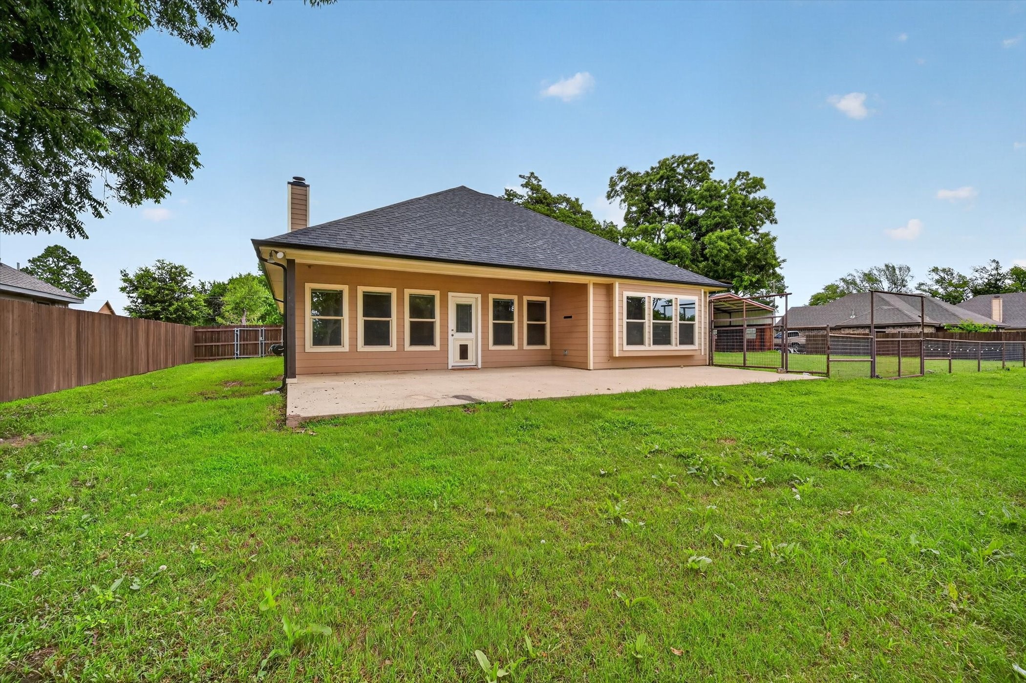 1004 E Main Street Tioga TX 76271