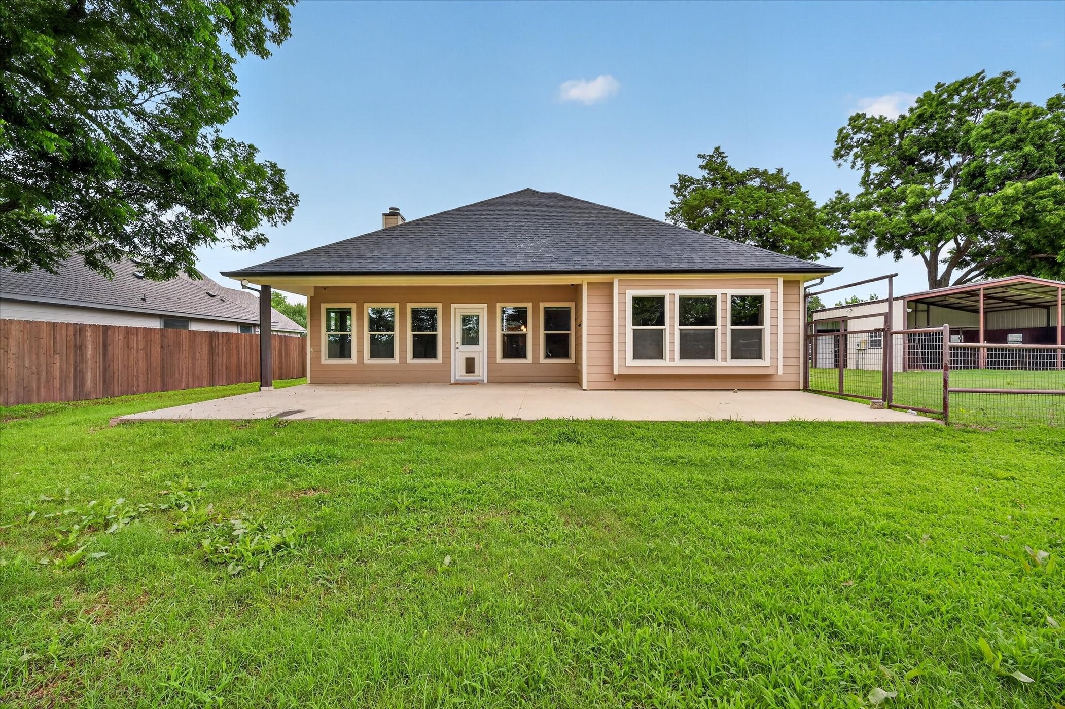 1004 E Main Street Tioga TX 76271
