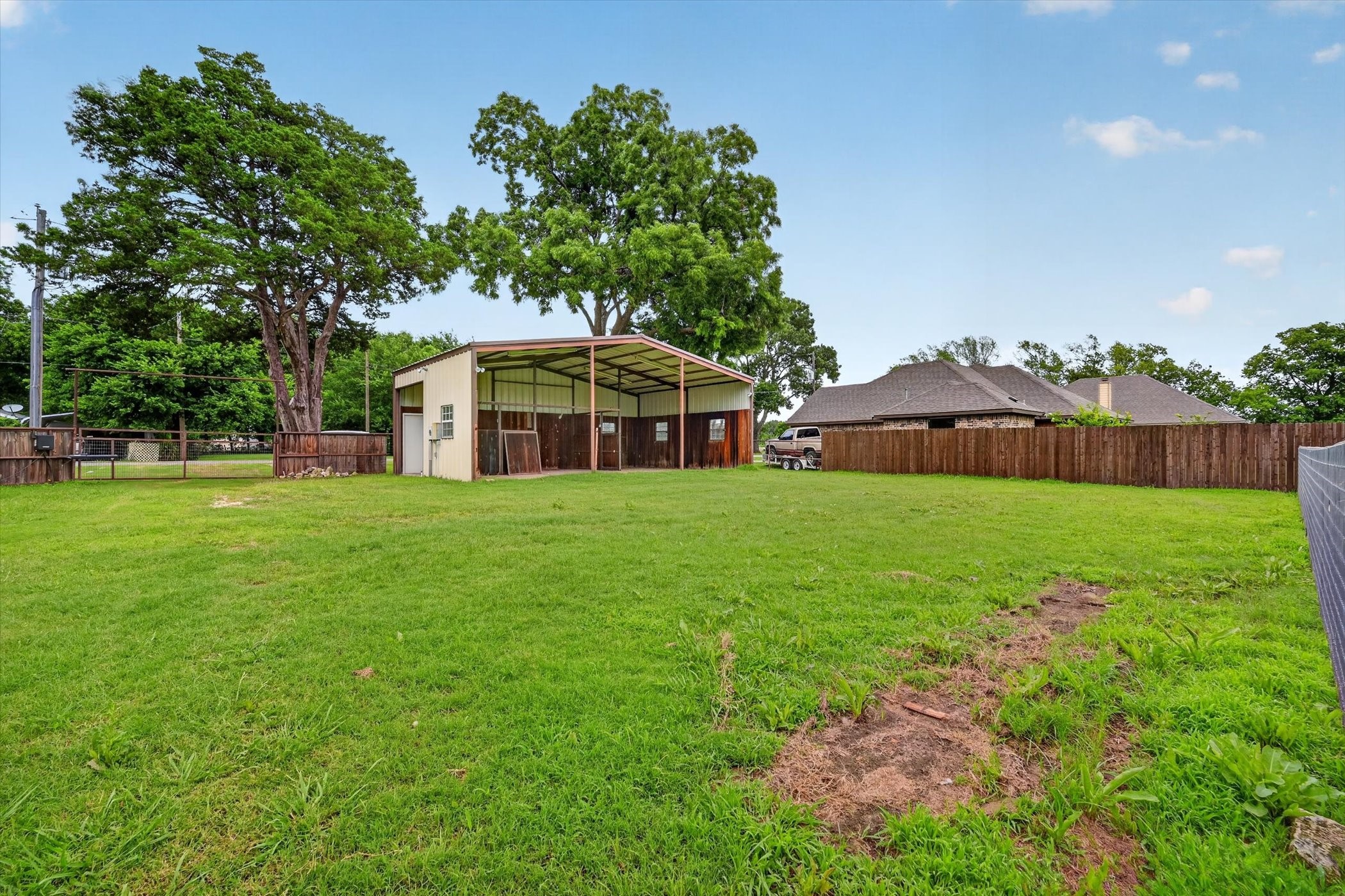 1004 E Main Street Tioga TX 76271