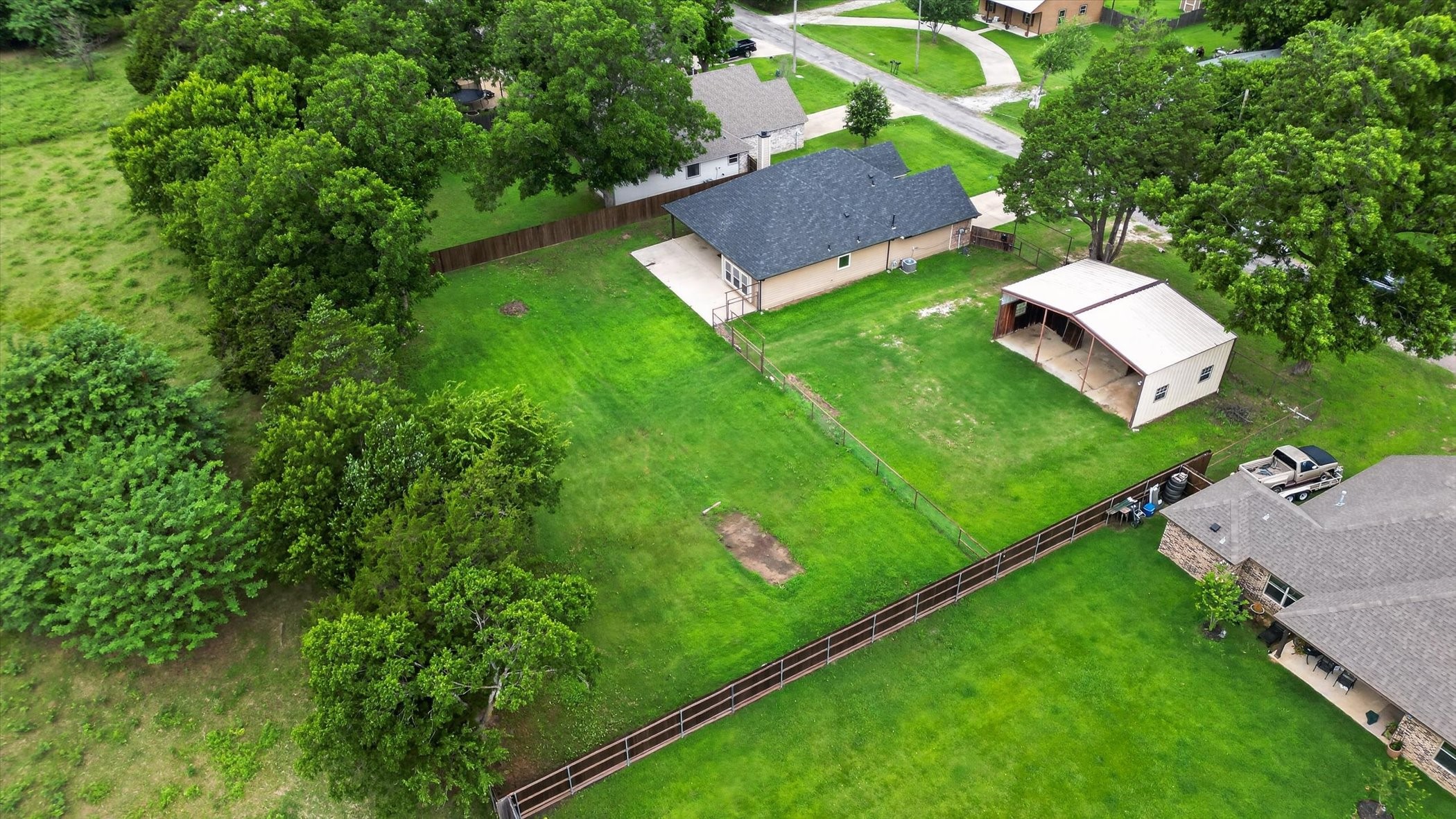 1004 E Main Street Tioga TX 76271