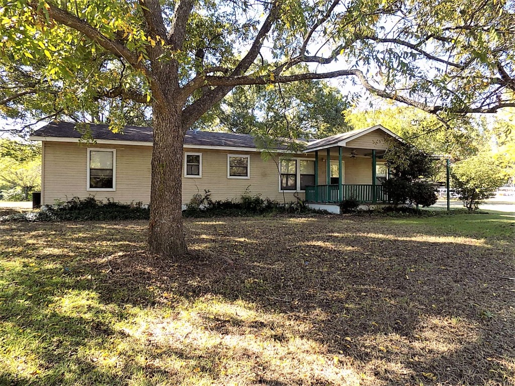221 Rhodes Drive Emory TX 75440