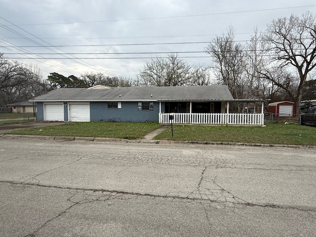 1217 N Lamb Street Bowie TX 76230