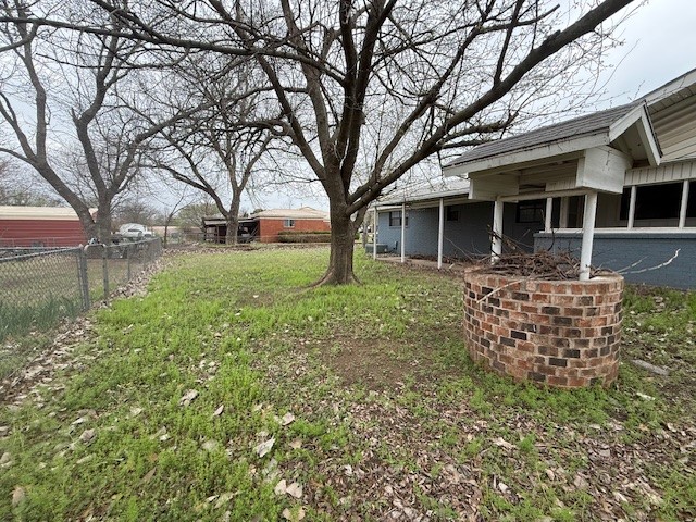 1217 N Lamb Street Bowie TX 76230