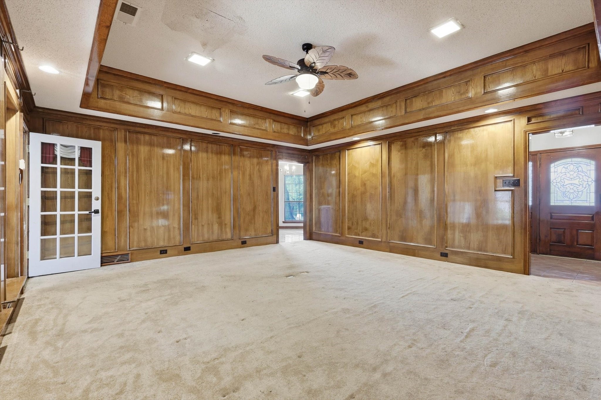 613 Deer Creek Drive Desoto TX 75115